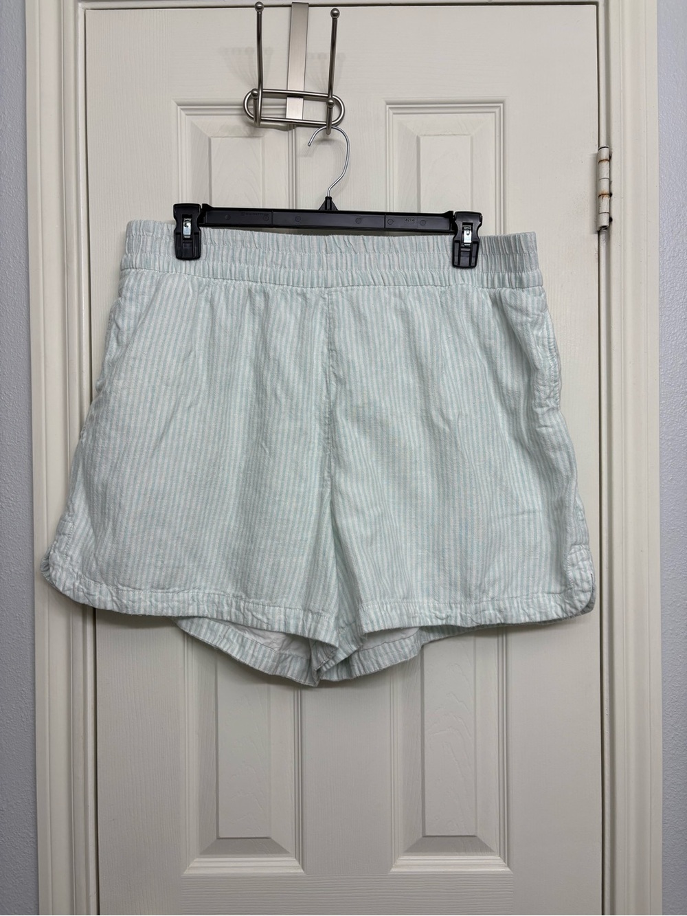 crown & ivy Light Mint Striped Elastic-Waist Shorts